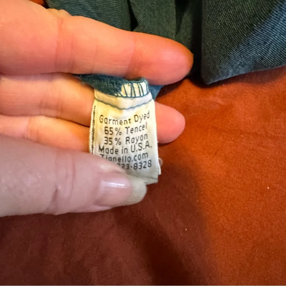 Tianello Women’s  Button Down Shirt, Plus, 0X, oversized - Picture 3 of 3